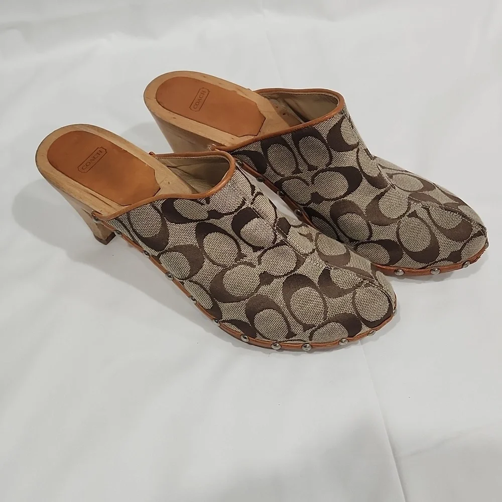 VINTAGE COACH FELICITY SIGNATURE WOODEN HEEL CLOGS Size 9